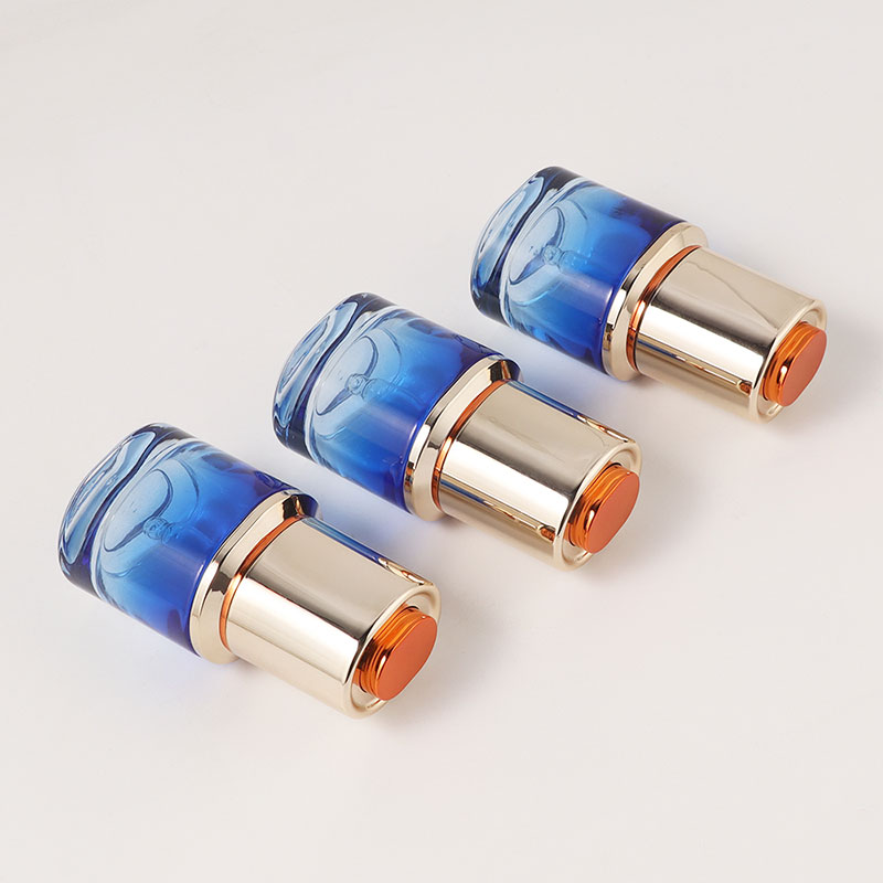 Gradient-Blue-Glass-Dropper-Serum-Bottle2